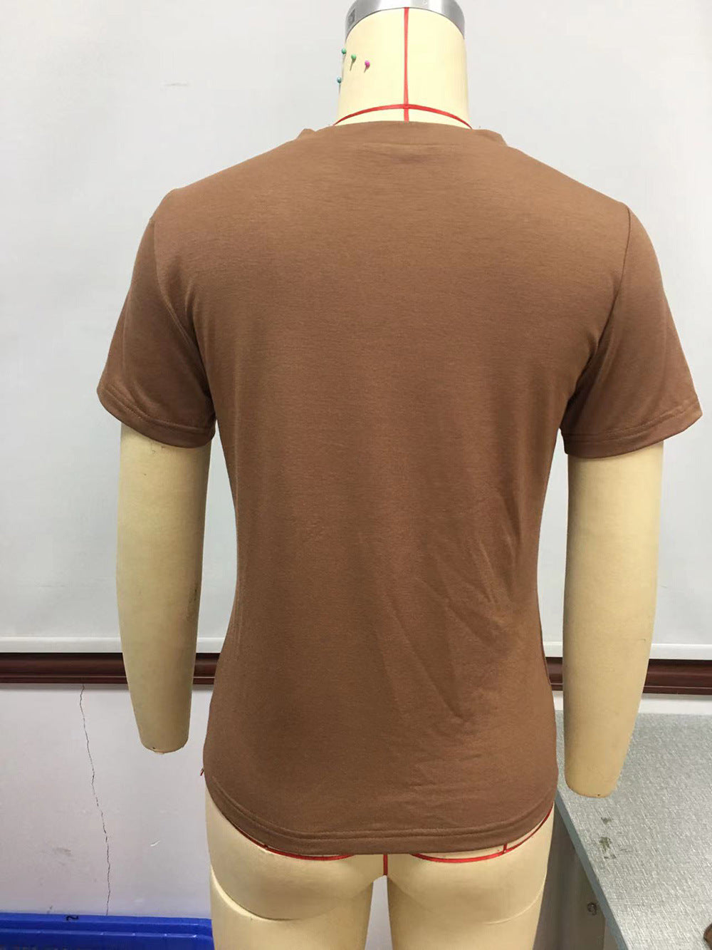 The New Summer Cut-out T-shirt With Short Sleeves