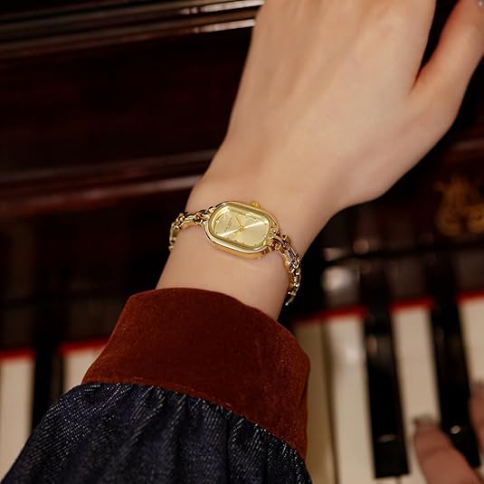 Vevina | Elegant Oval Timepiece