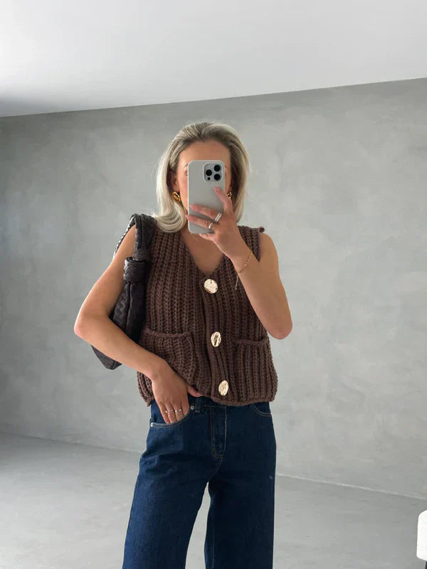 Kiveli | Chunky Knit Button Vest