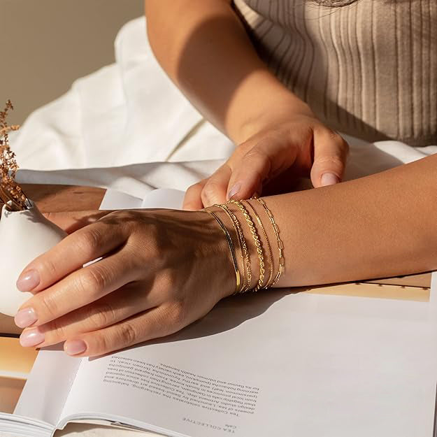 Jorina | Chic Gold Bracelet Set