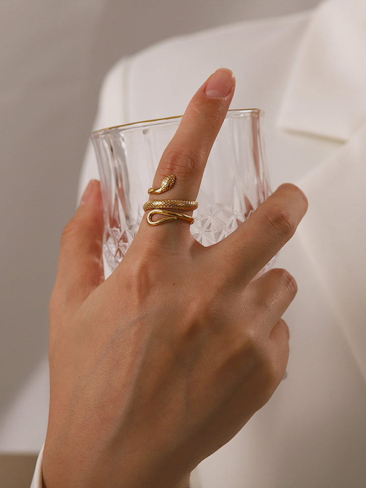 Faelina | Sculpted Serpent Ring