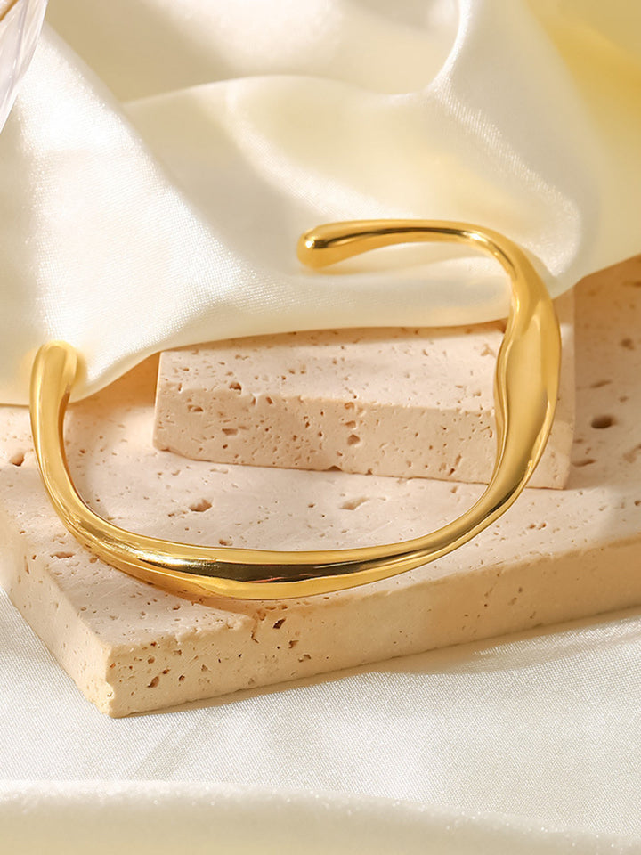 Amice | Minimal Gold Bracelet