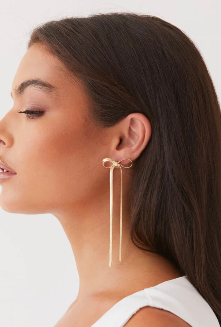 Nemain | Elegant Bow Earrings