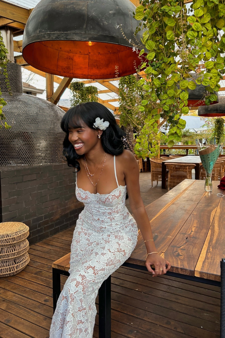 Aderyn | Robe Silhouette en Dentelle