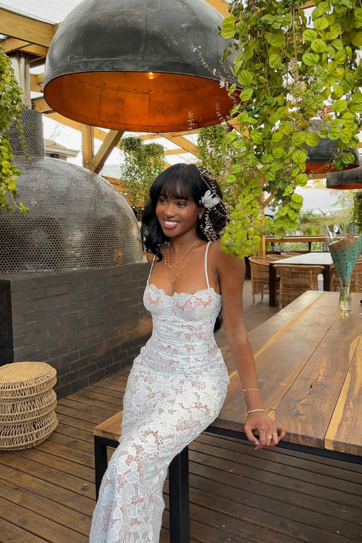 Aderyn | Robe Silhouette en Dentelle