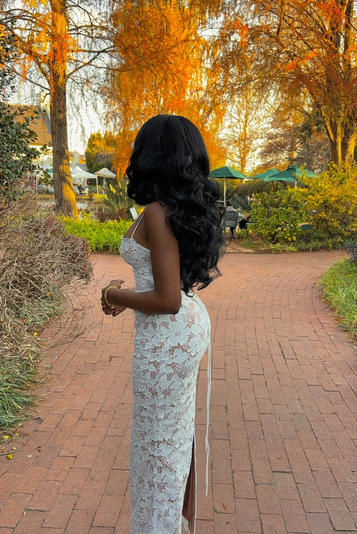 Aderyn | Robe Silhouette en Dentelle