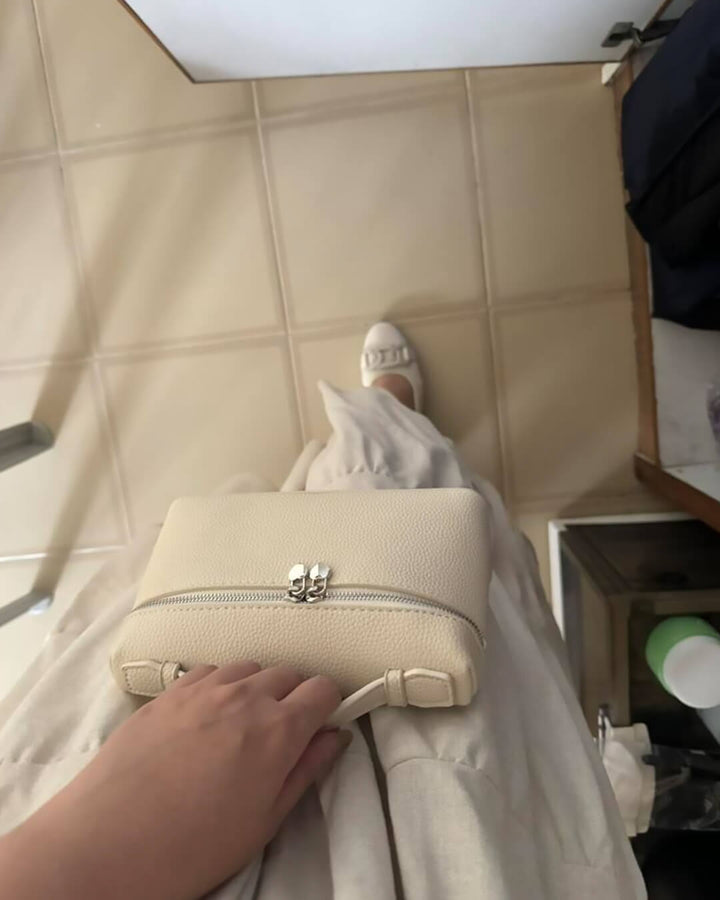Desdemona | Pebbled Leather Box Bag
