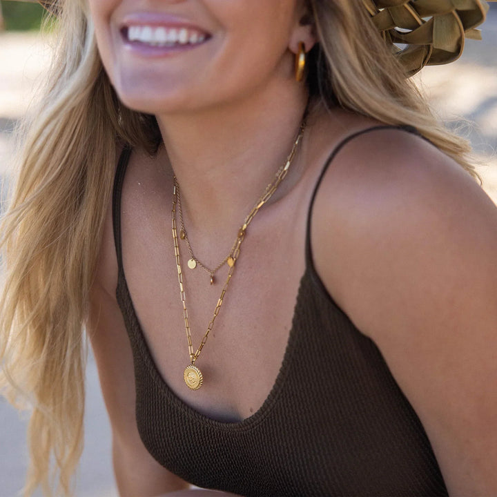 Helen | Gold Circle Charm Necklace