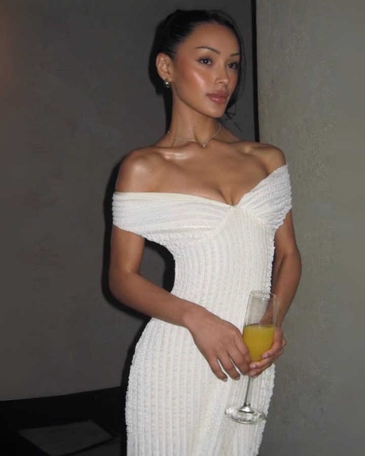 Dilys | Elegant Off-Shoulder Dress