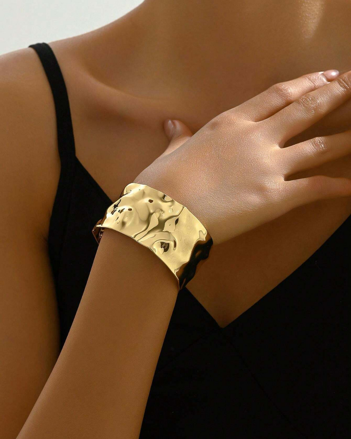Agnessa | Hammered Cuff Bracelet